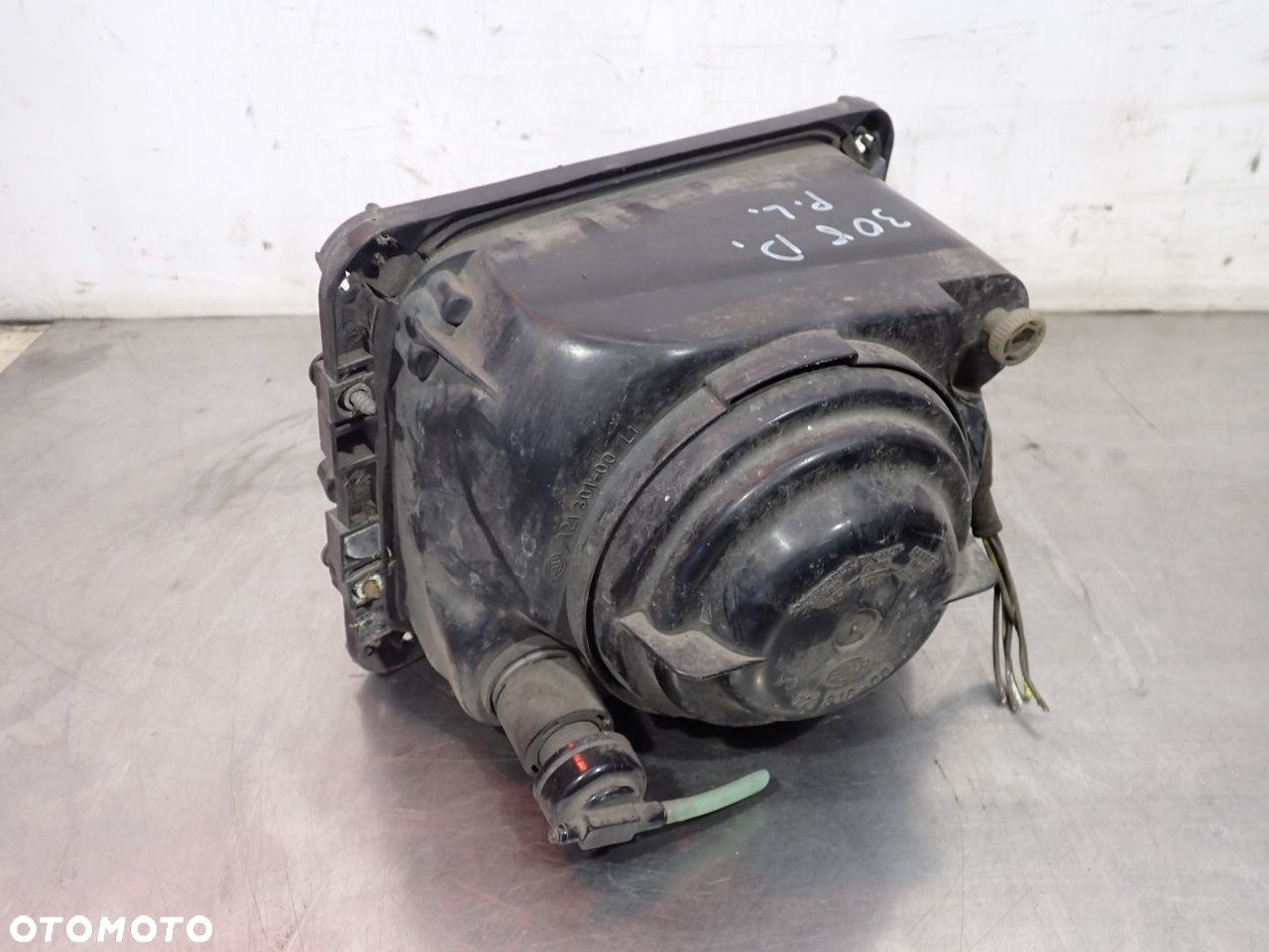 LAMPA LEWA PRZEDNIA MERCEDES - BENZ T1 308D KACZKA - 4