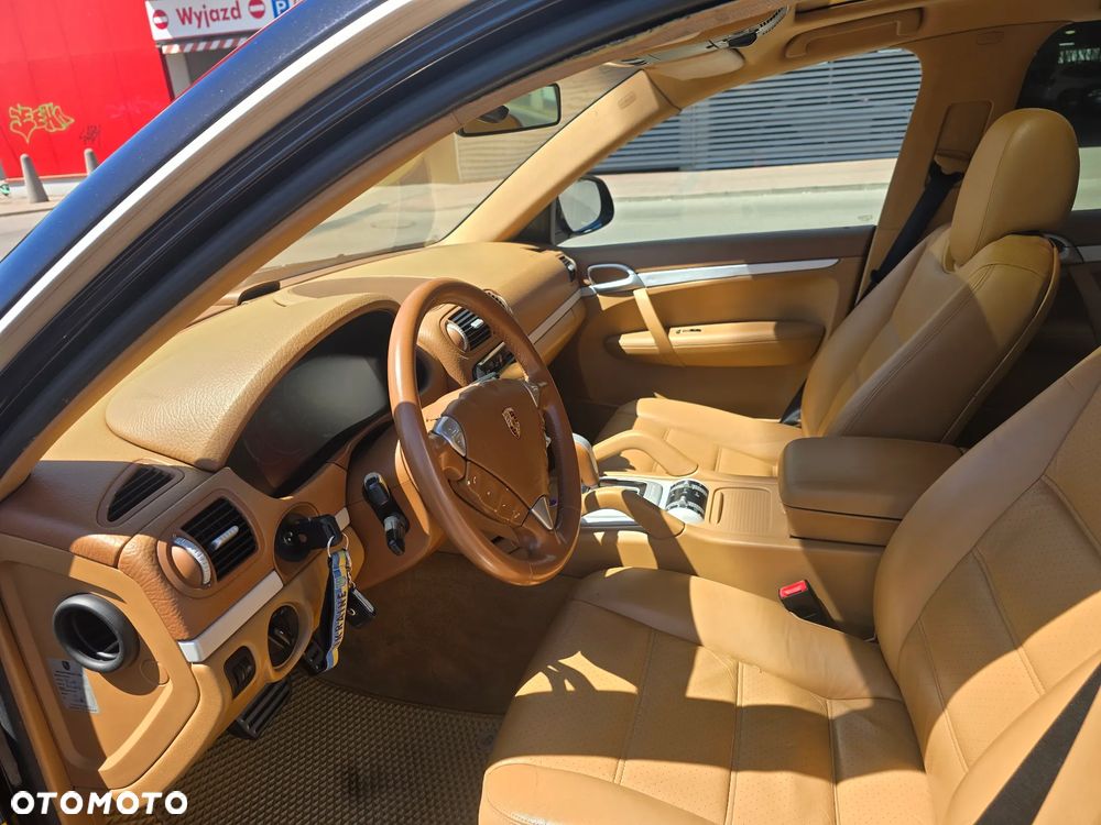 Porsche Cayenne - 15