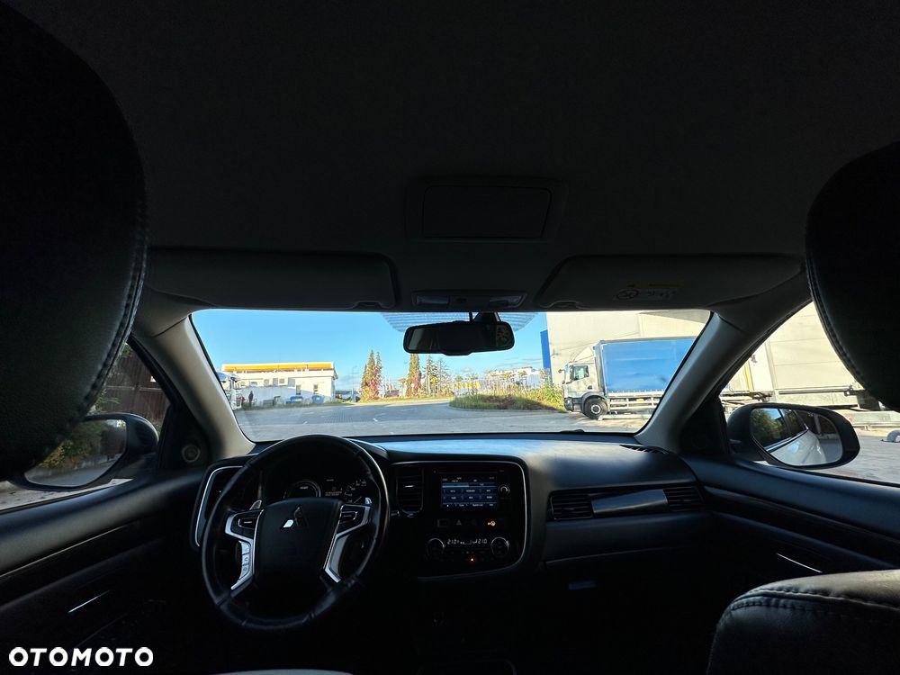 Mitsubishi Outlander - 30