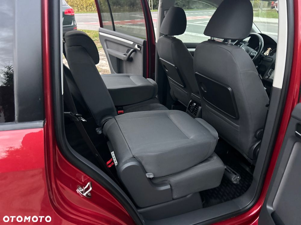 Volkswagen Touran - 25