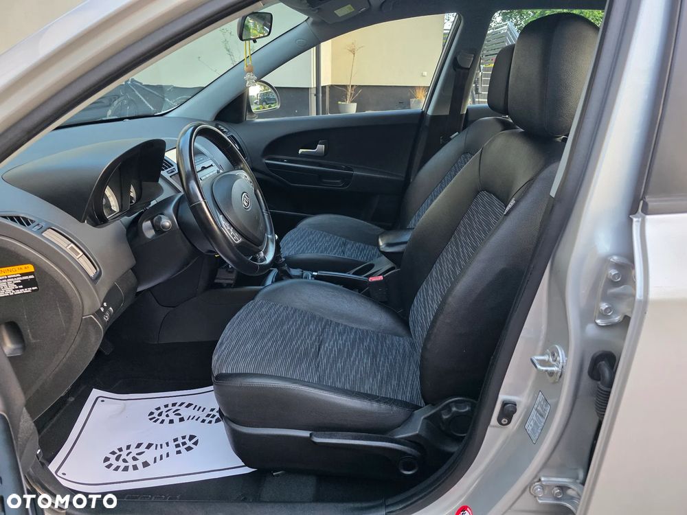 Kia Ceed - 15