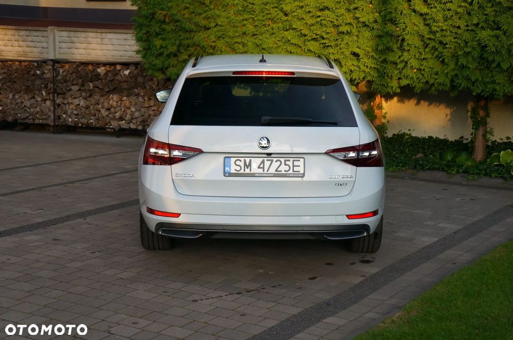 Skoda Superb 2.0 TDI 4x4 Sportline DSG - 17