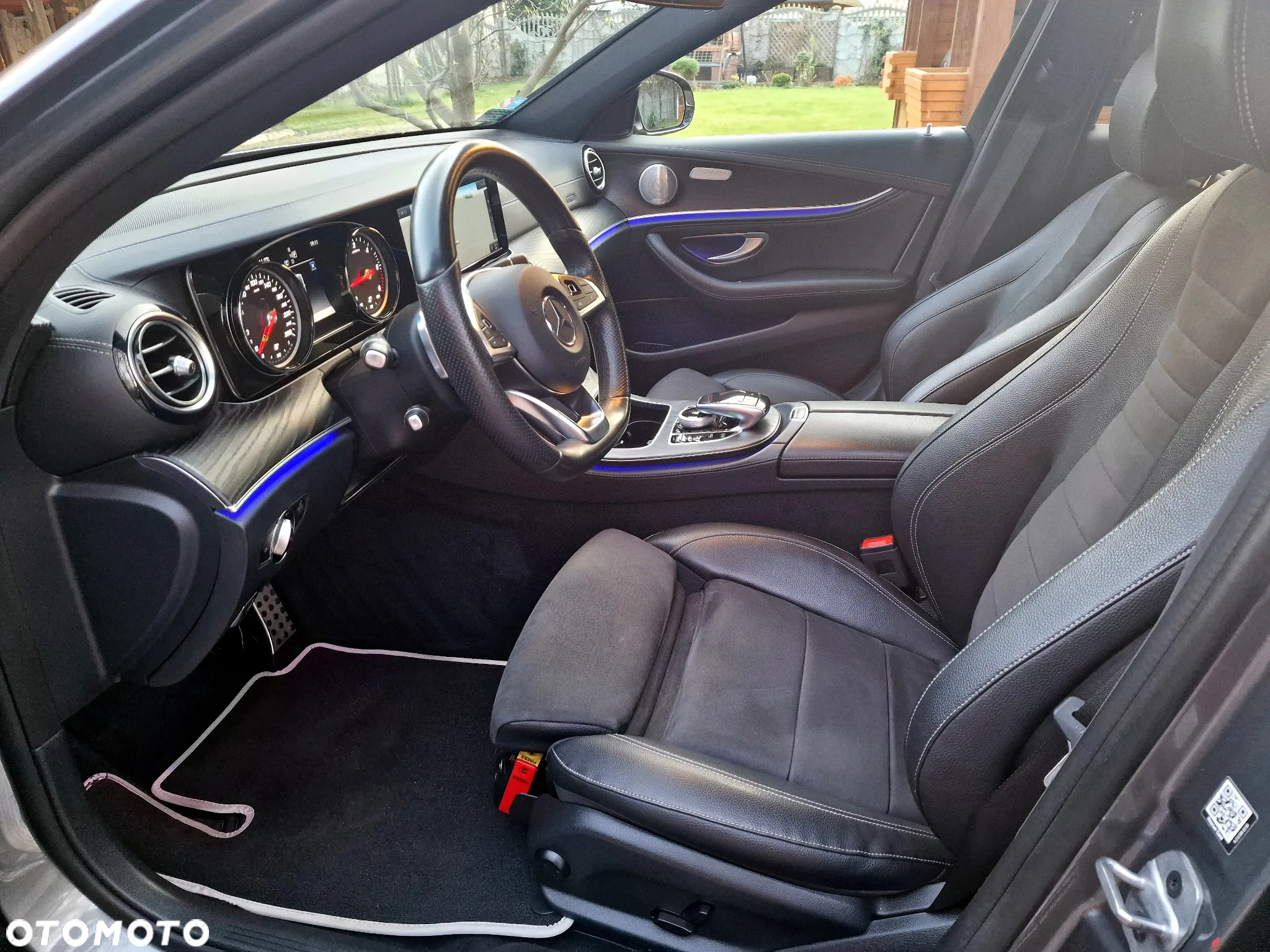 Mercedes-Benz Klasa E 220 d 4-Matic 9G-TRONIC - 14