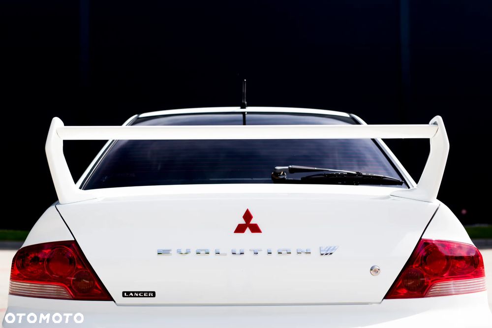 Mitsubishi Lancer Evolution IX - 11