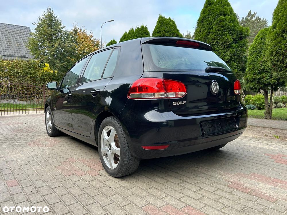 Volkswagen Golf - 10