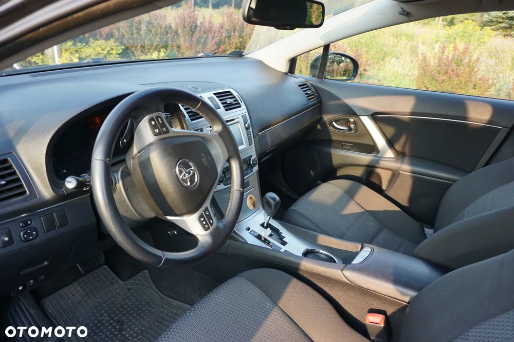 Toyota Avensis 1.8 Premium MS - 4