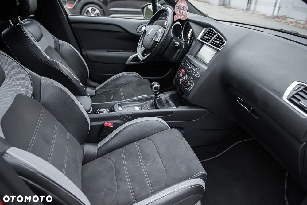 Citroën DS4 BlueHDi 120 Urban Show - 30