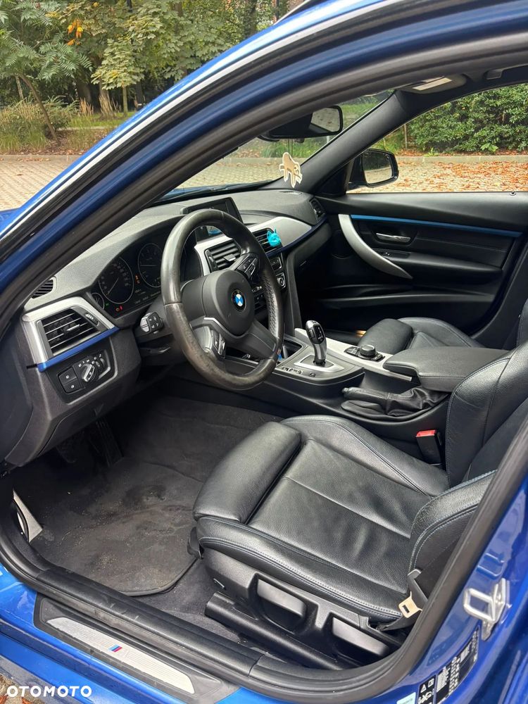 BMW Seria 3 320d xDrive - 26