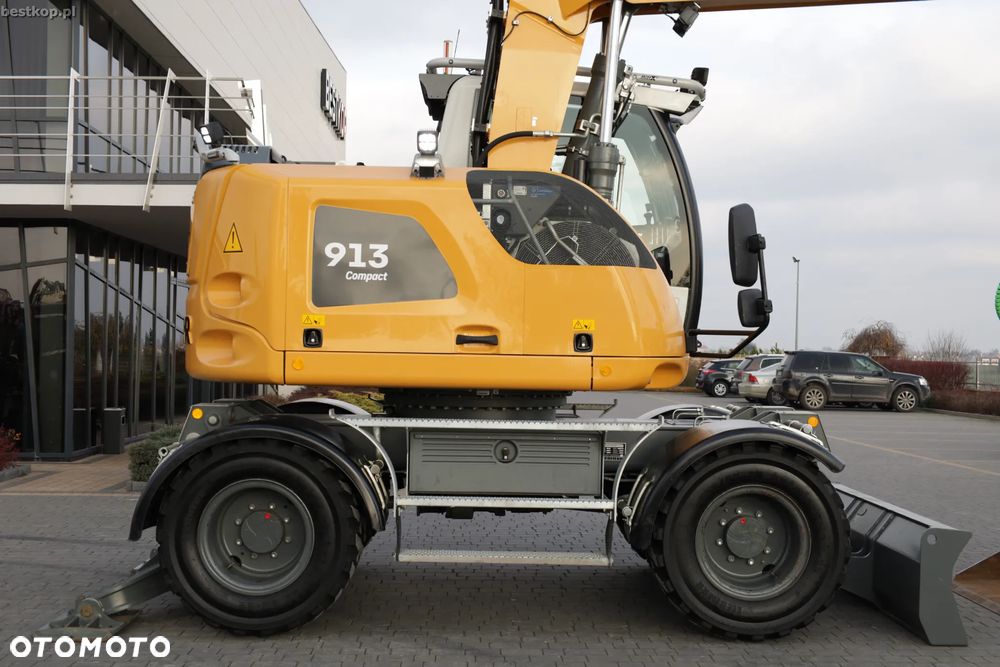 Liebherr A913 Compact Litronic - 4