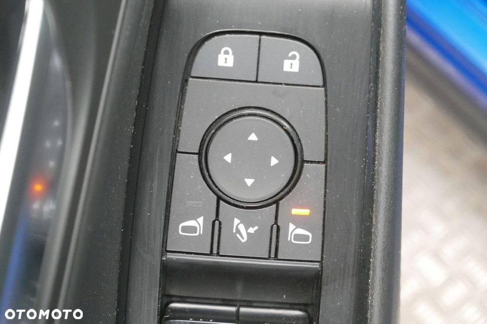 Nissan Qashqai 1.3 DIG-T MHEV N-Connecta Xtronic - 32