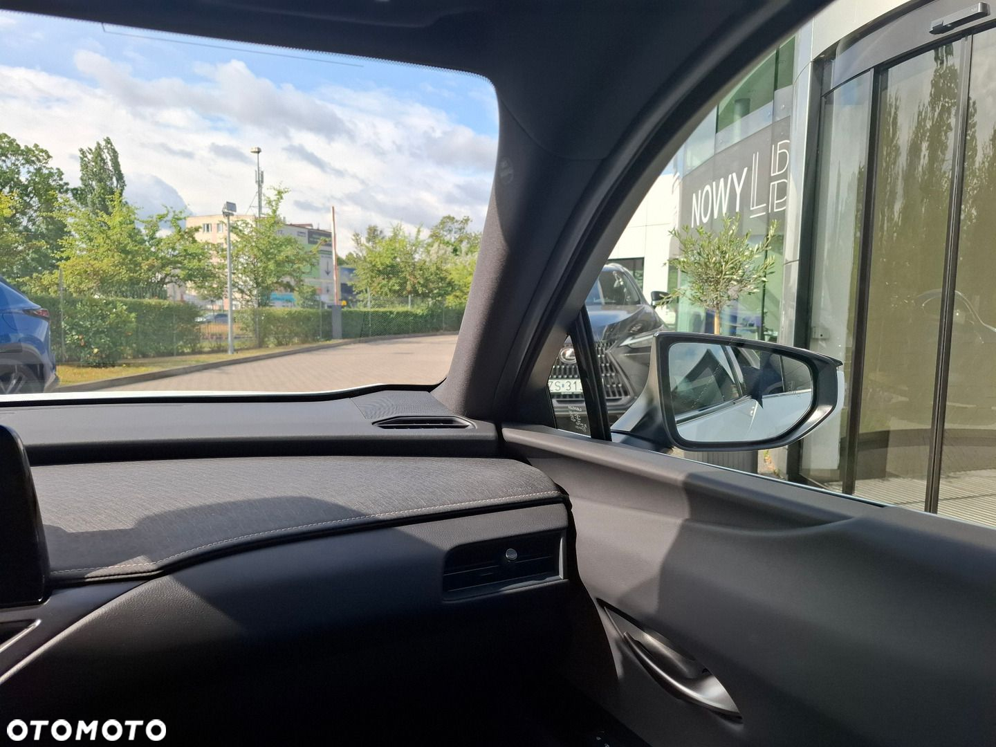 Lexus UX - 31