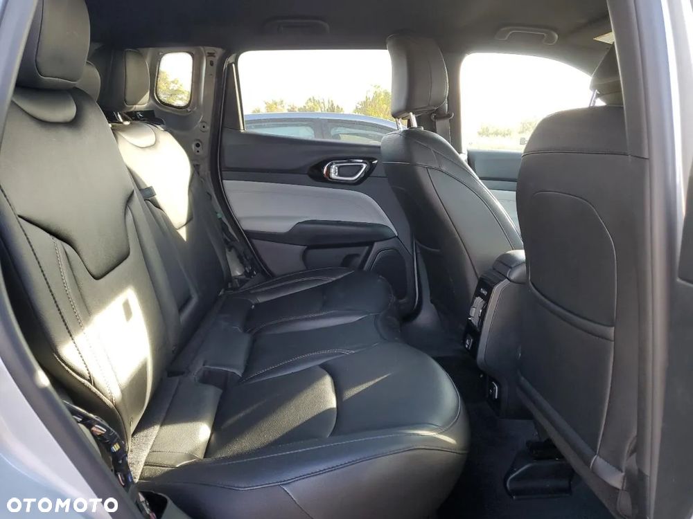 Jeep Compass - 12