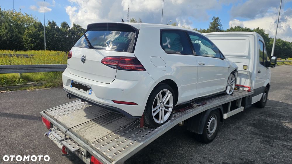 Volkswagen Golf - 1