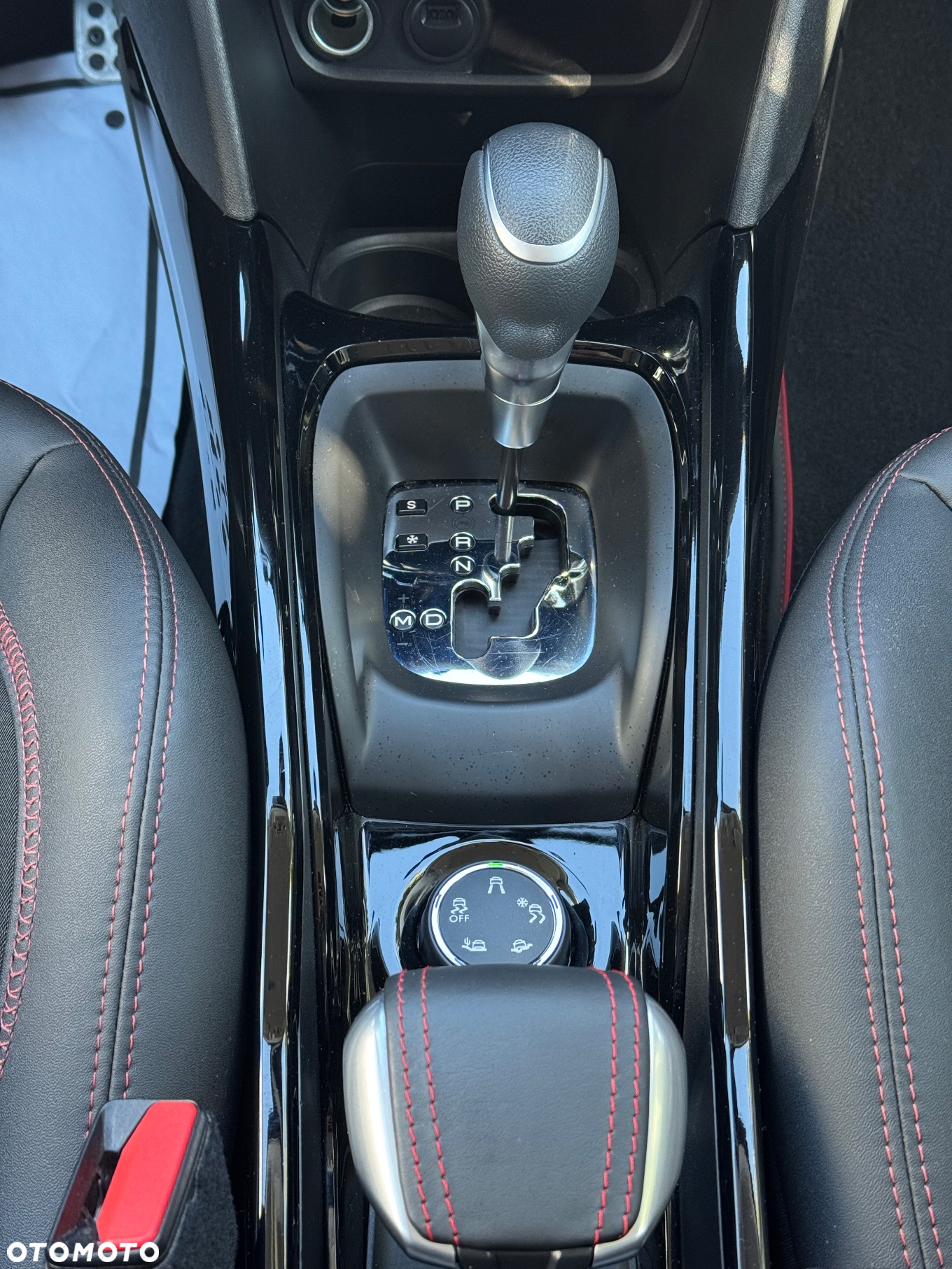 Peugeot 2008 PureTech 110 Stop&Start EAT6 GT-Line Edition - 28