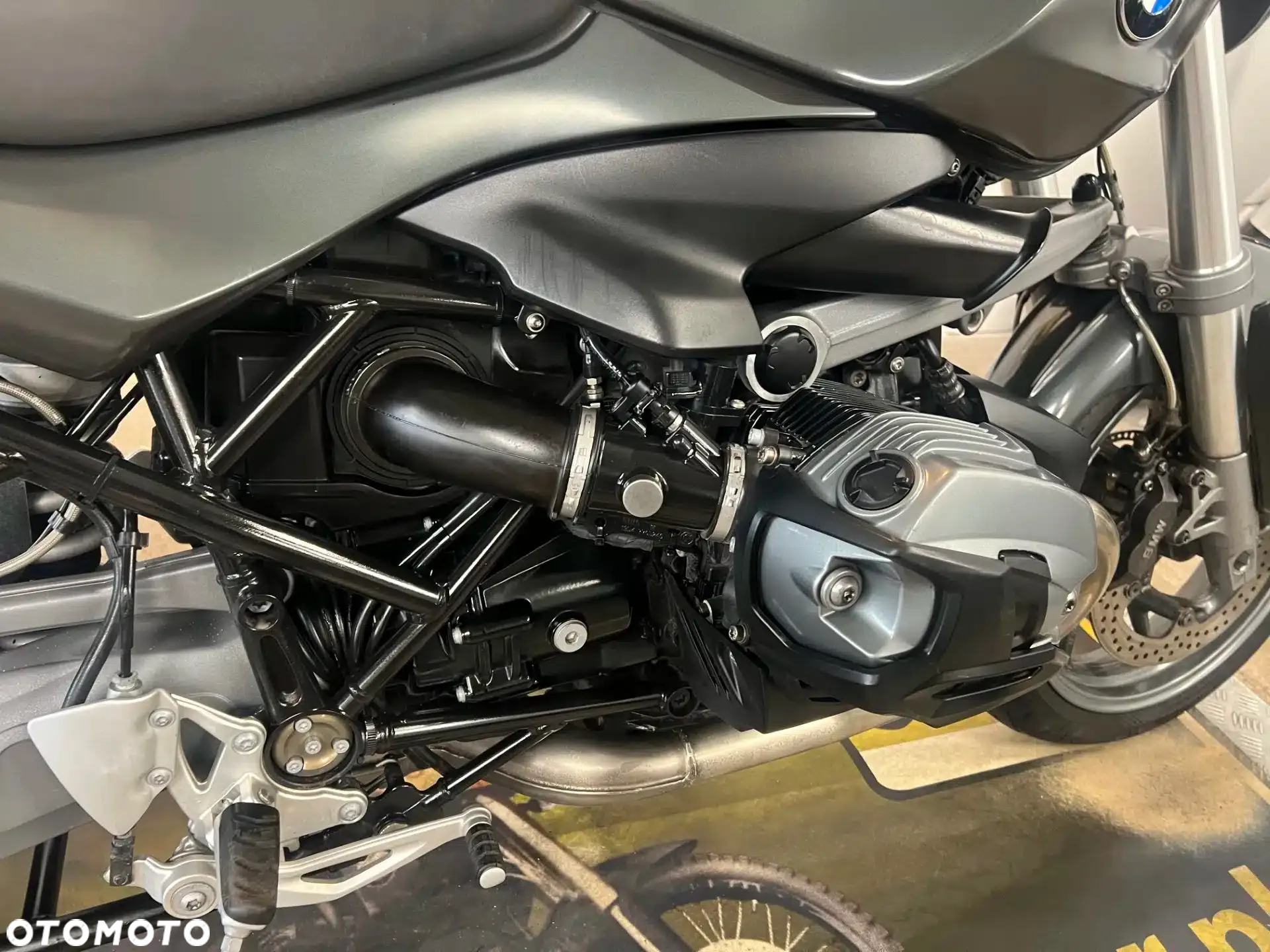 BMW R - 12