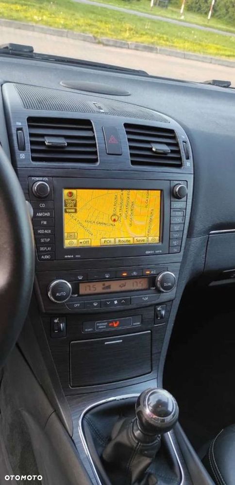 Toyota Avensis - 12