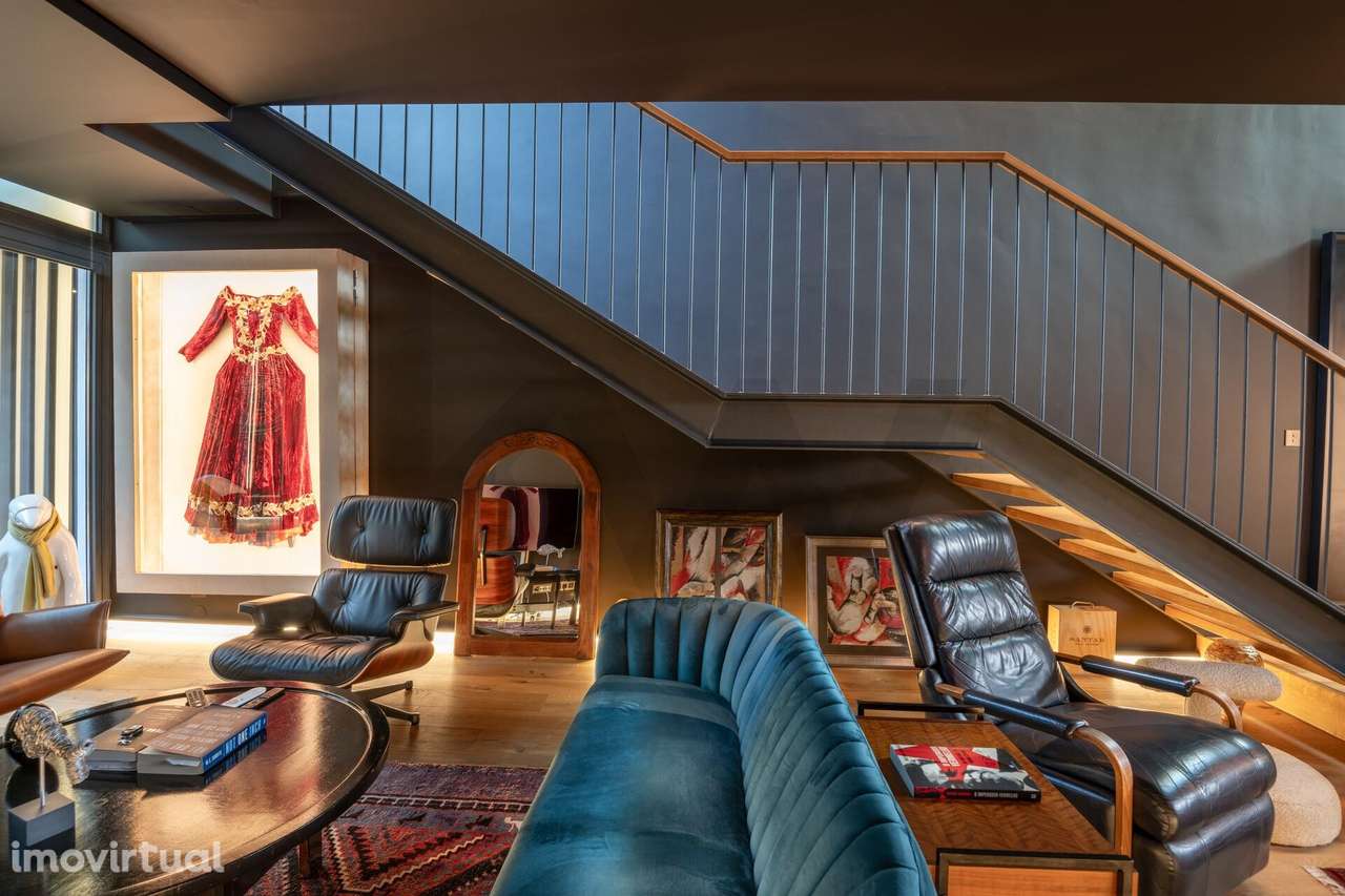 Elegante Duplex T3 Mobilado com Garagem e Arrecadação em Belém - Grande imagem: 3/32