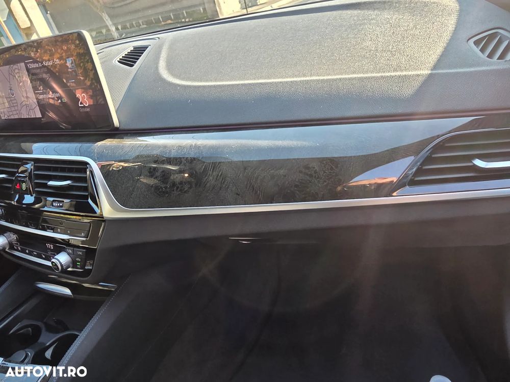 BMW Seria 5 530e Aut. M Sport Edition - 25