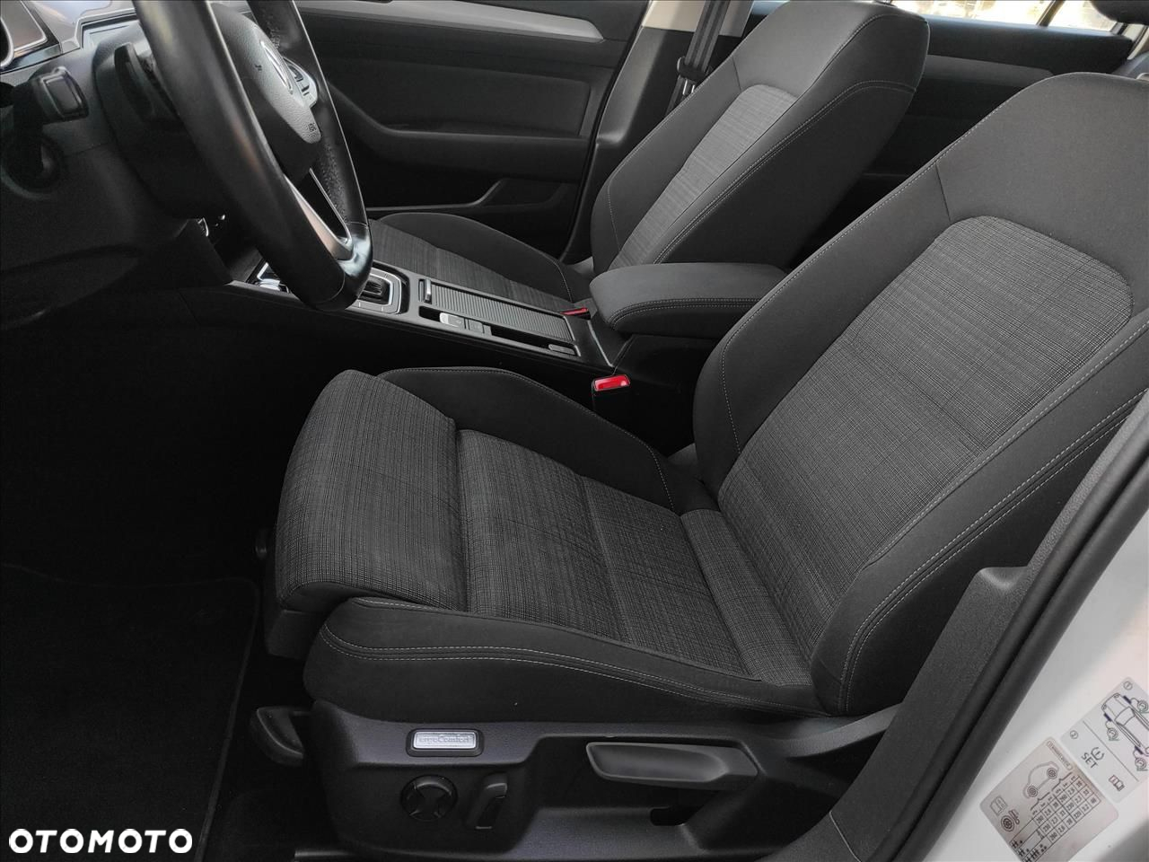 Volkswagen Passat - 17