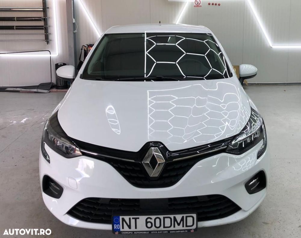 Renault Clio - 1