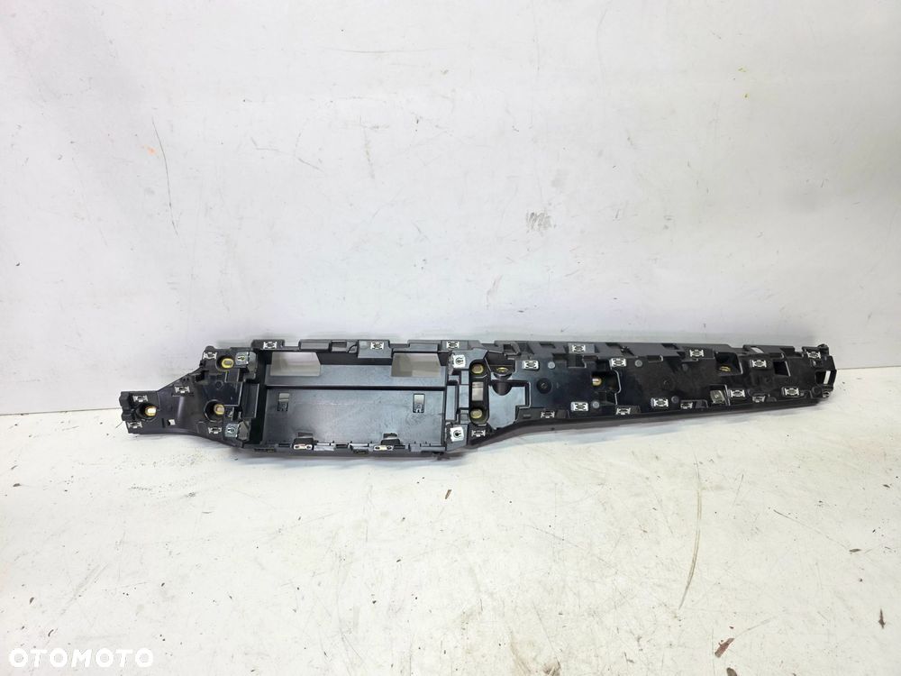 LISTWA MOCOWANIE DEKORU DESKI AUDI A6 C8 4K1857736 EUROPA - 1