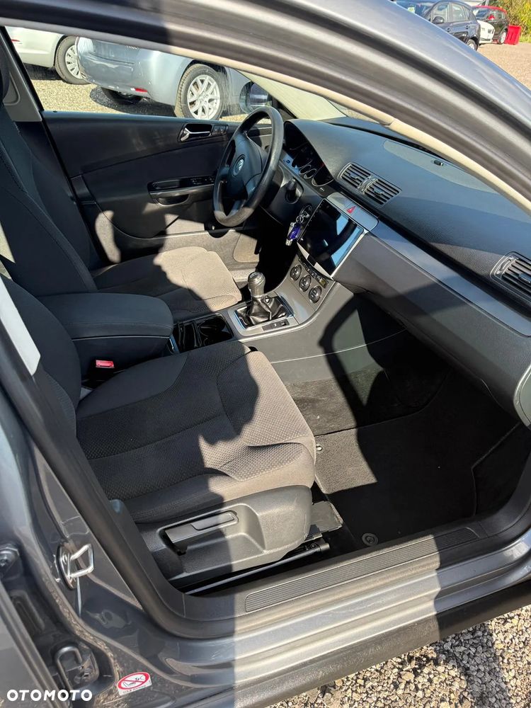 Volkswagen Passat 2.0 FSI Comfortline - 26