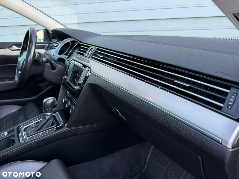 Volkswagen Passat 2.0 TDI SCR (BlueMotion Technology) DSG Highline - 17