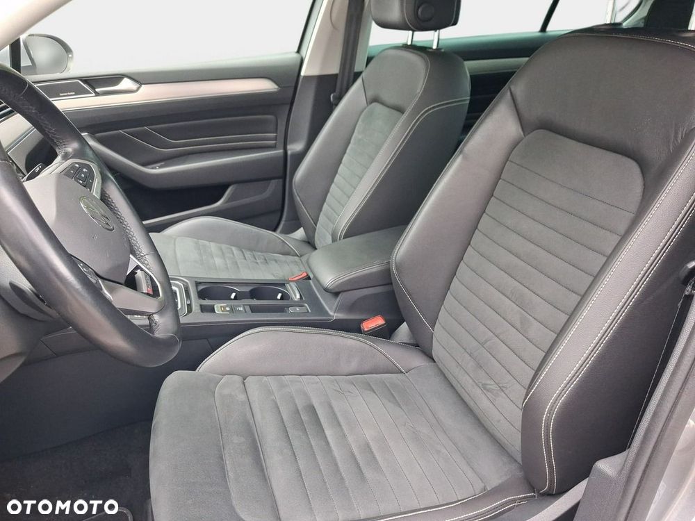 Volkswagen Passat - 12