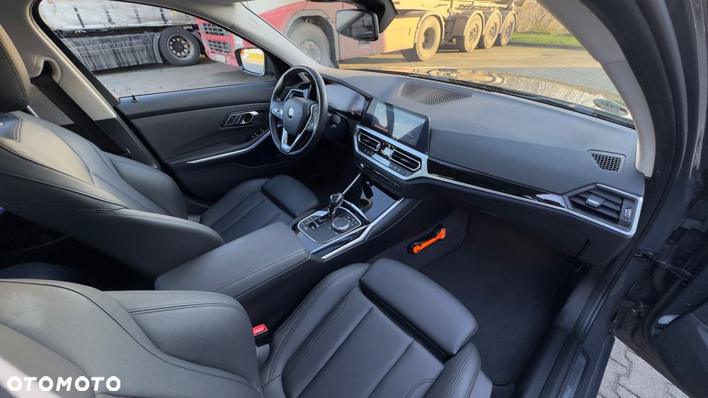 BMW Seria 3 318d Sport Line Shadow - 30