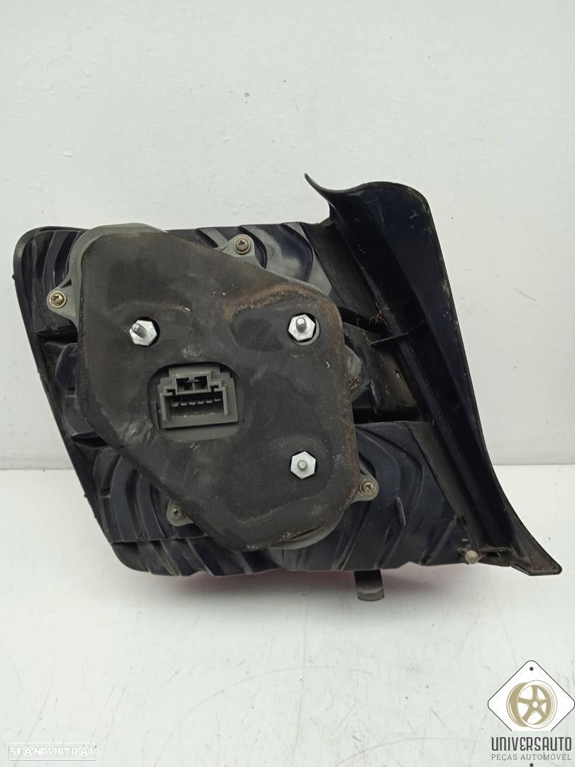 FAROLIM TRASEIRO DIREITO FIAT STILO 2003 - 1