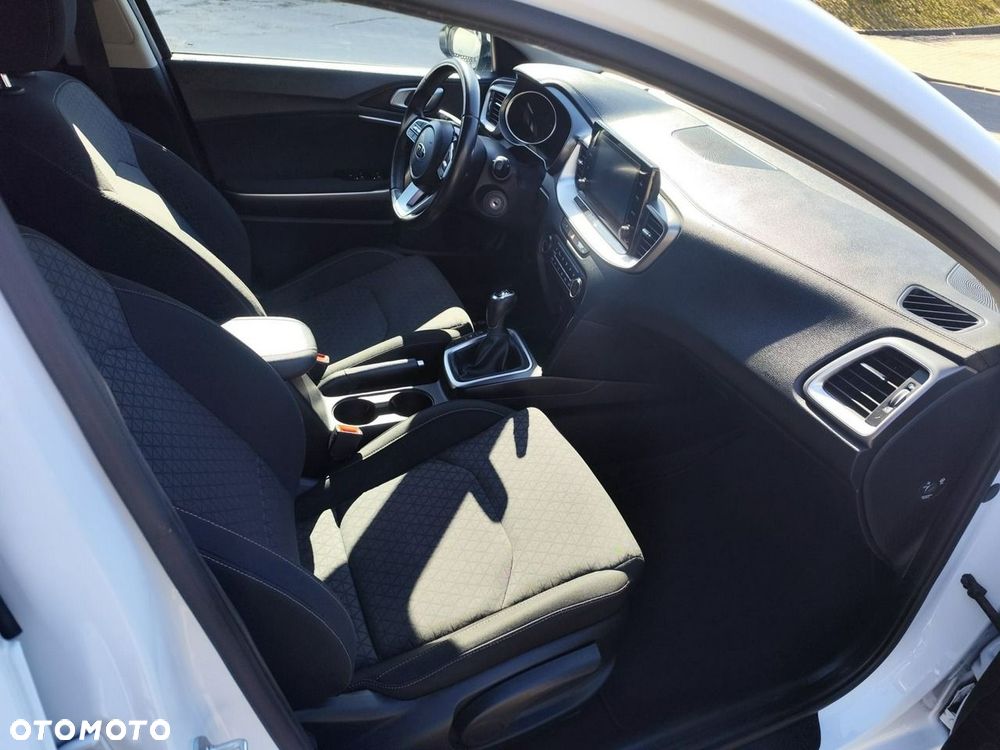 Kia Ceed - 17