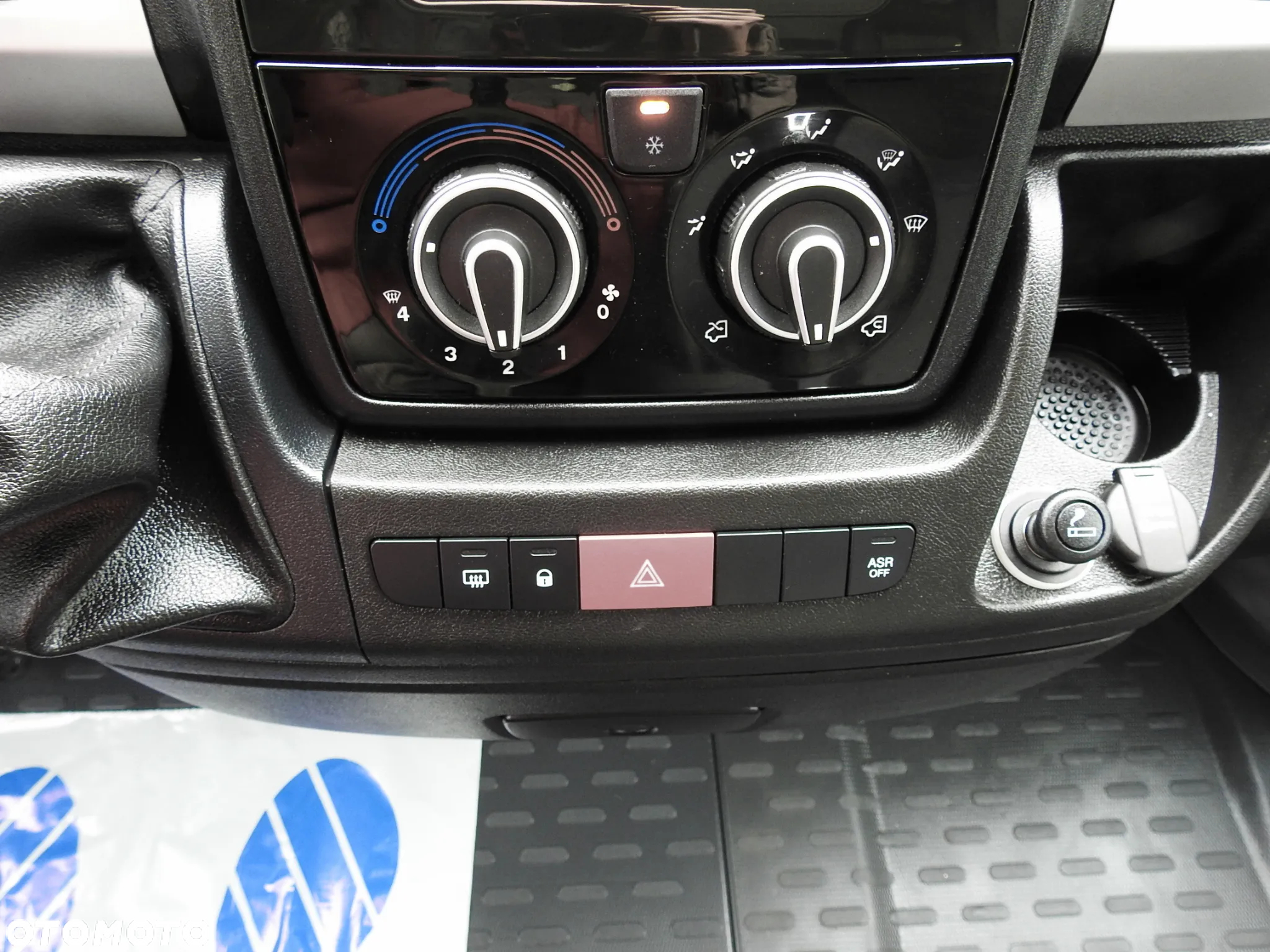 Fiat DUCATO KONTENER WINDA 8 PALET TEMPOMAT NAWIGACJA KLIMATYZACJA LEDY 130KM [ L61068 ] - 34