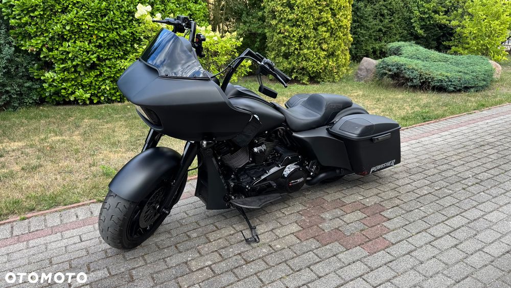 Harley-Davidson Touring Road Glide - 2