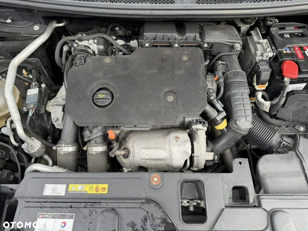 Peugeot 5008 1.5 BlueHDi Allure S&S - 32