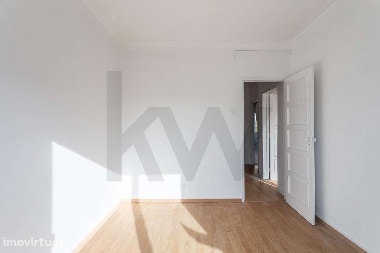 Apartamento T3 Exclusivo no Restelo: Oportunidade Única! - Grande imagem: 3/39