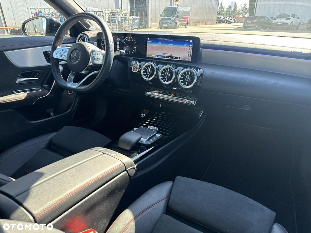 Mercedes-Benz CLA 250 4-Matic AMG Line 7G-DCT - 22