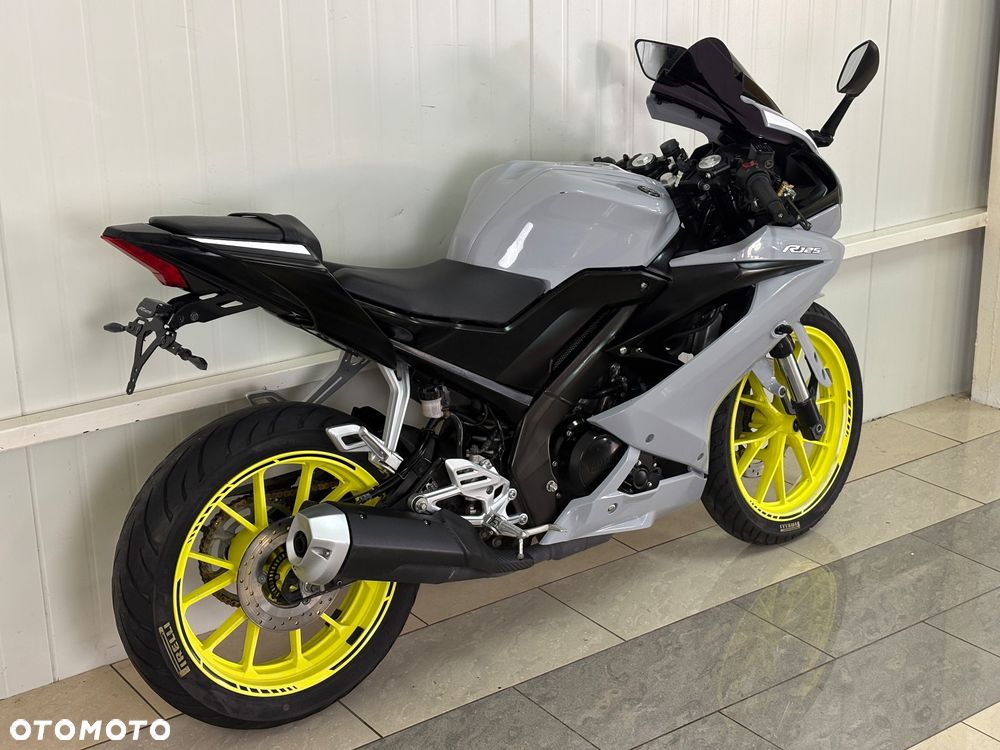 Yamaha YZF - 4