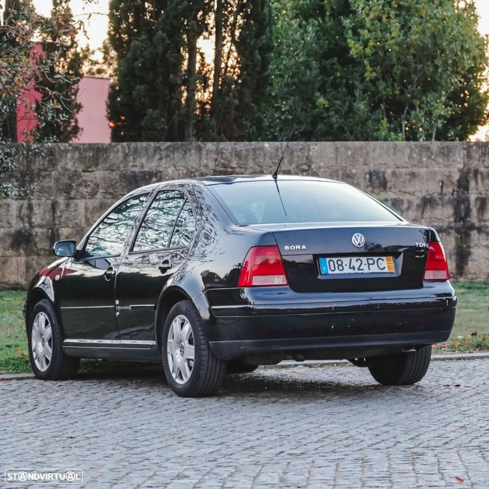 VW Bora 1.9 TDi Highline - 23