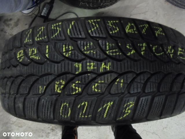 OPONA POJEDYNKA 225/55R17 BRIDGESTONE BLIZZAK LM 32 RSC DOT 0213 6,9MM - 1