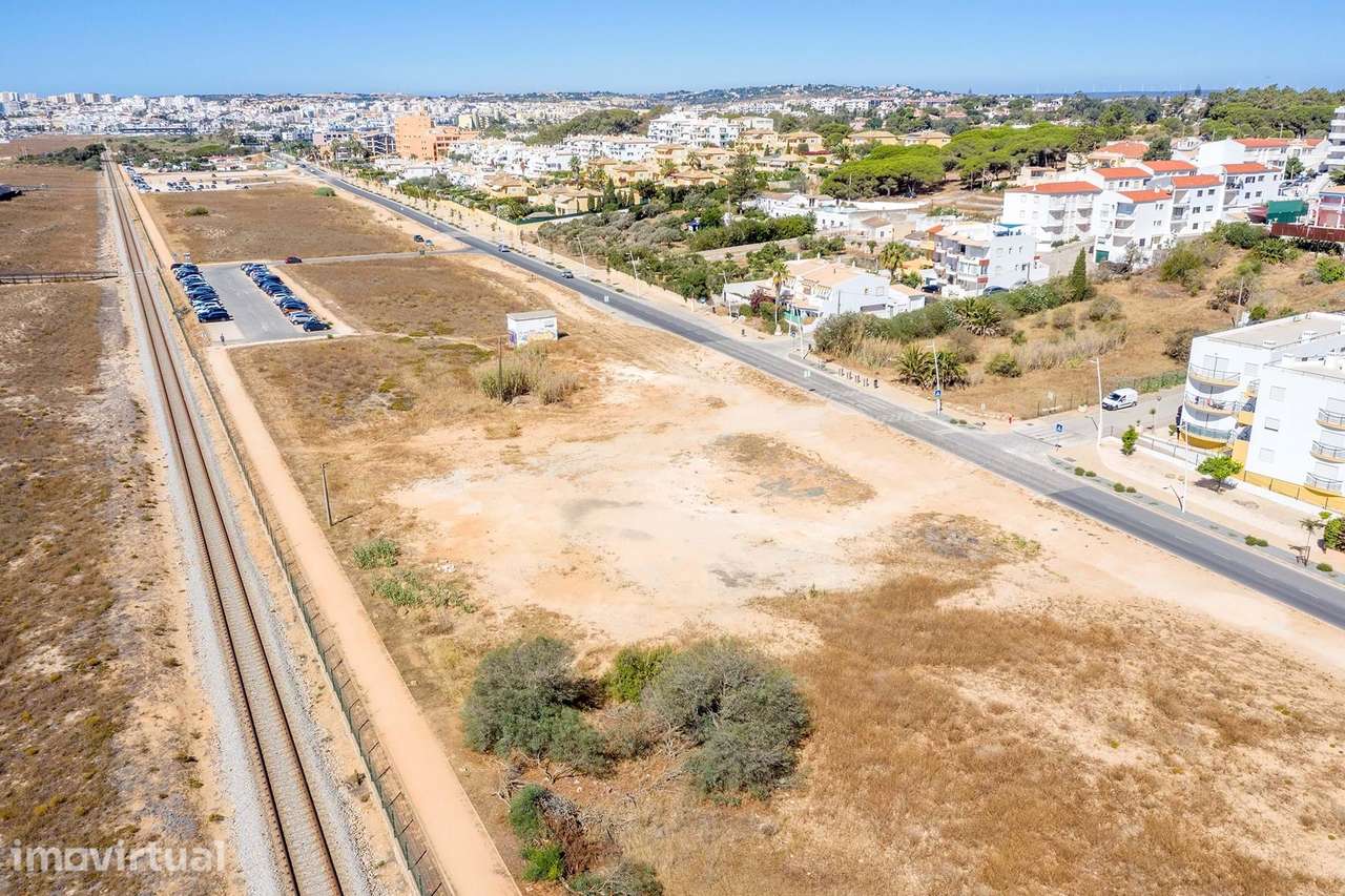 MAGNIFICO LOTE DE TERRENO LOCALIZADO NA MEIA PRAIA, LAGOS - Grande imagem: 3/6