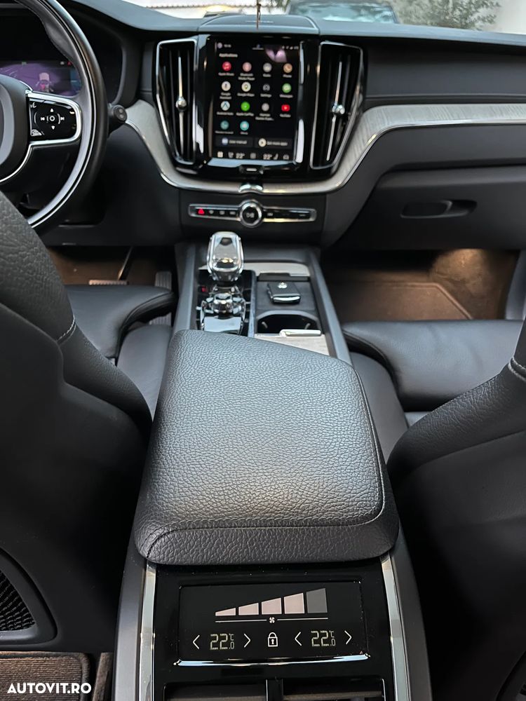 Volvo XC 60 B4 MHEV Inscription - 18
