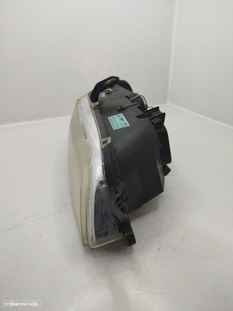 Farol/ Otica Dianteiro Dto Fiat Palio Weekend (178_) - 2