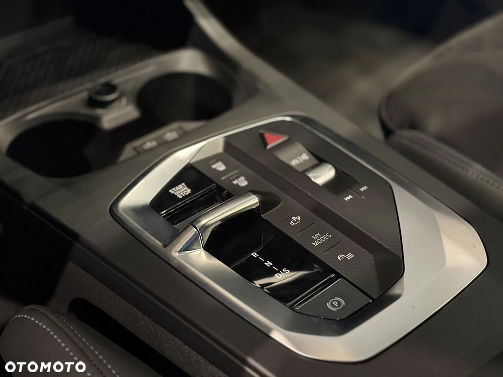 BMW Seria 1 120 mHEV - 19