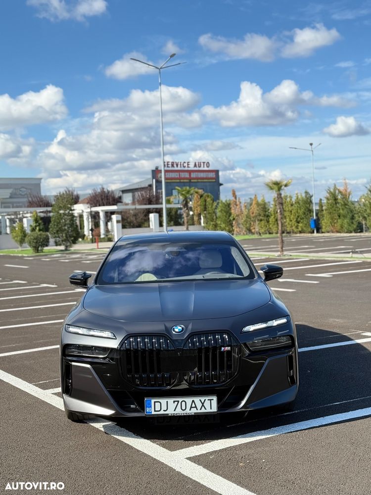 BMW M7 M760e xDrive - 1