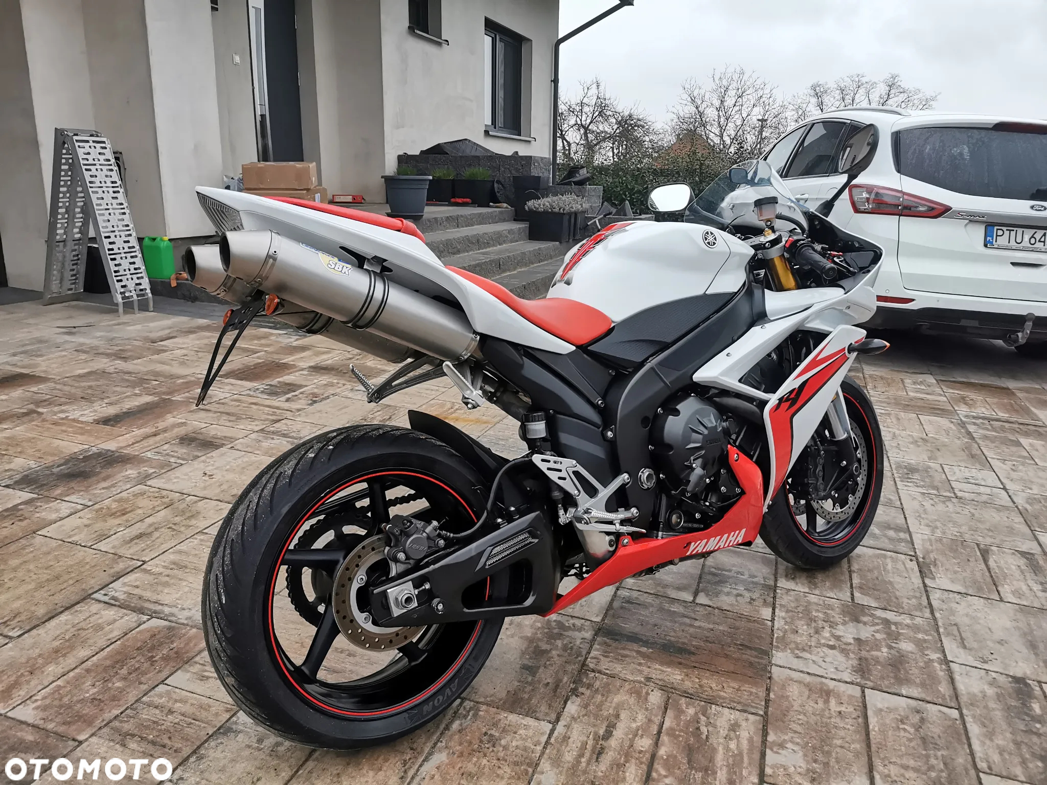 Yamaha R1 - 3