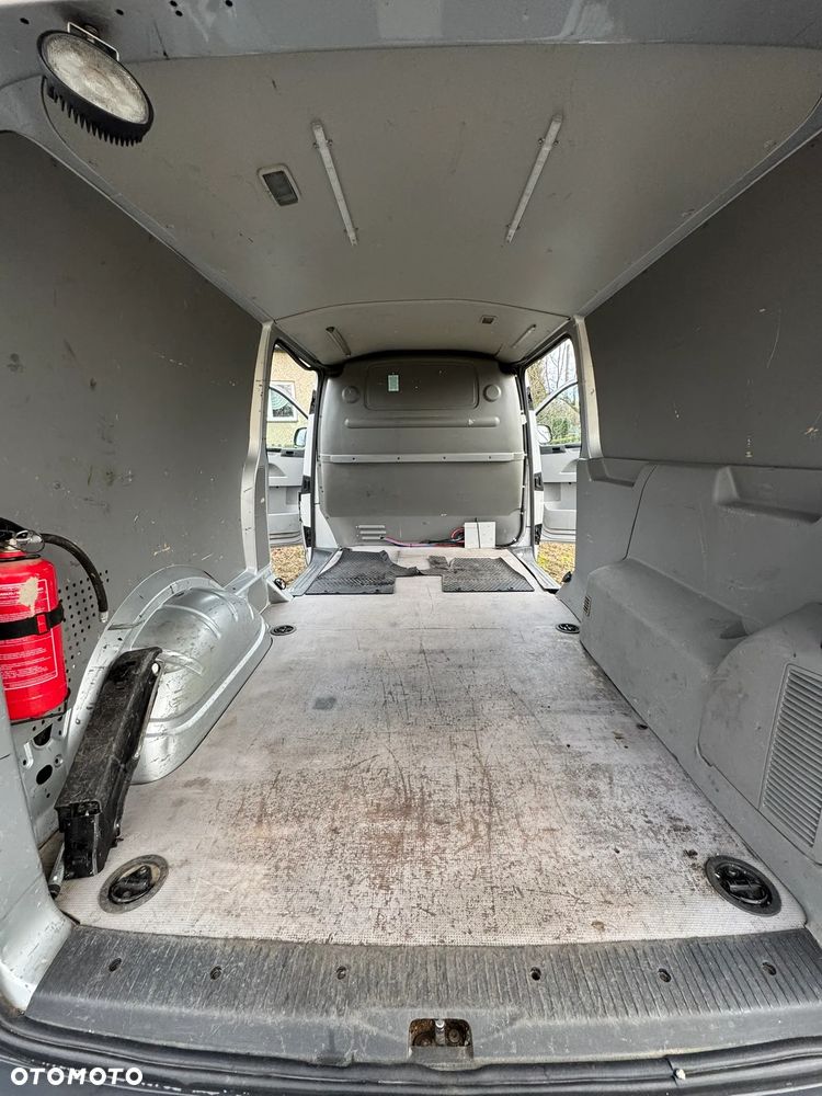 Volkswagen Transporter - 8