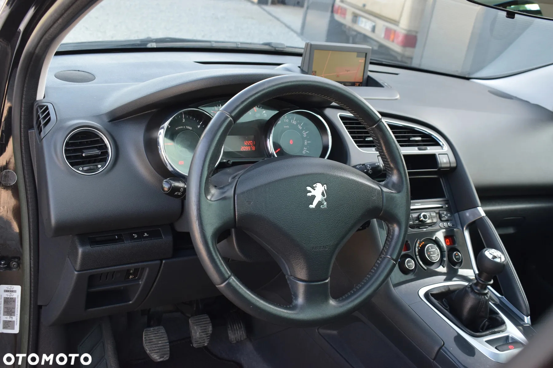 Peugeot 3008 1.6 HDi Premium - 6