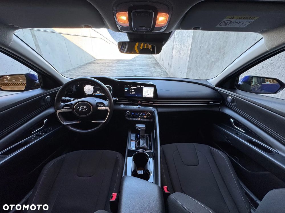 Hyundai Elantra 1.6 Executive CVT - 9