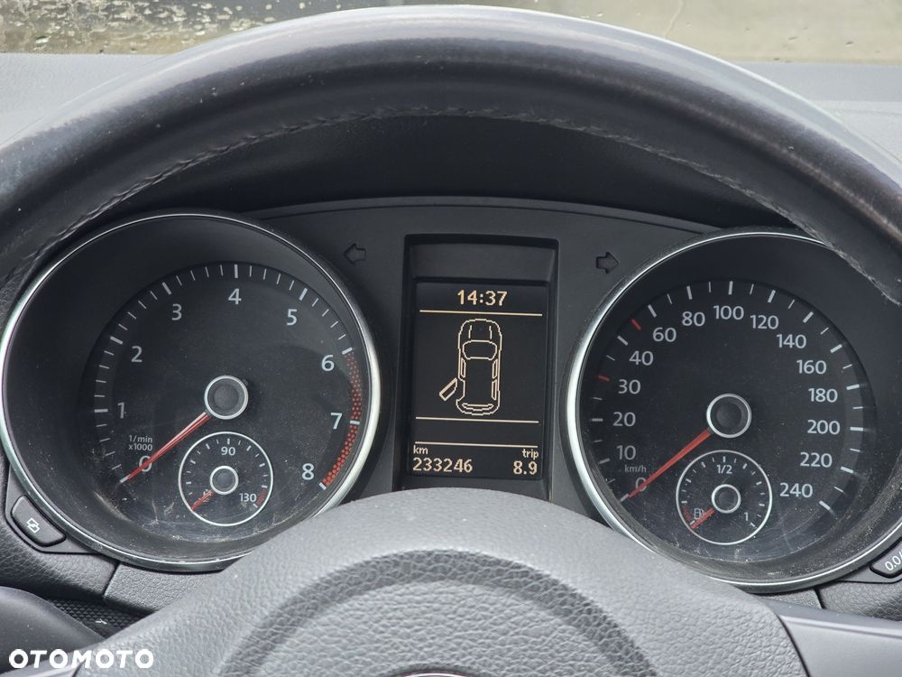 Volkswagen Golf 1.6 Team - 9