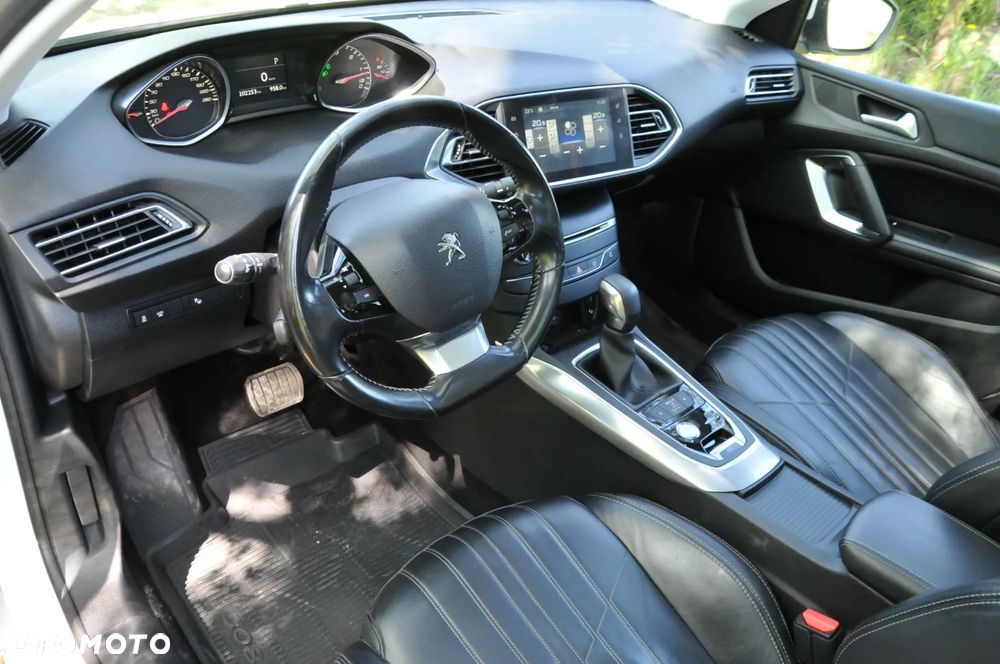 Peugeot 308 BlueHDi 180 EAT6 GT - 11